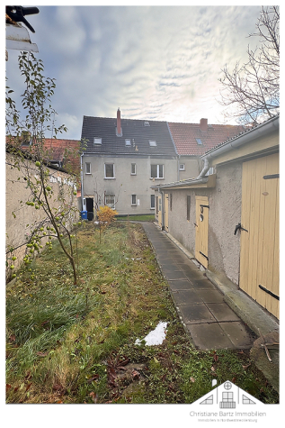 Wohnhaus in zentraler Lage von Warin zu verkaufen, 19417 Warin, Zweifamilienhaus